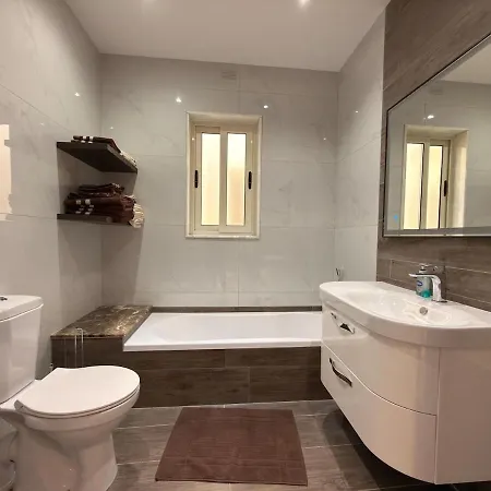 Panoramic View Penthouse With Dual Terraces * Xaghra