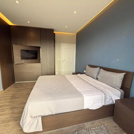 Panoramic View Penthouse With Dual Terraces *