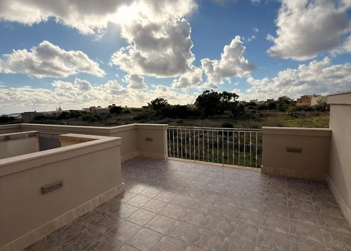 Panoramic View Penthouse With Dual Terraces *