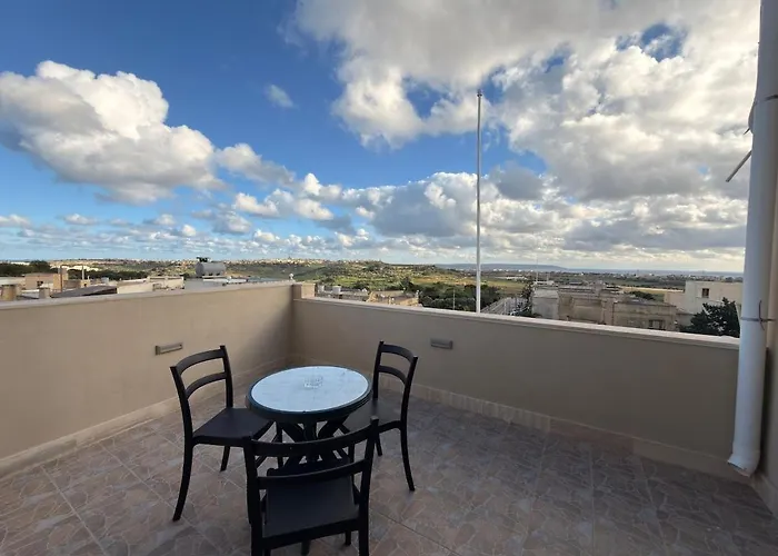 Panoramic View Penthouse With Dual Terraces Daire Xagħra